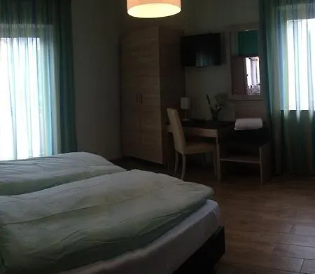 Garni Betty Bed and Breakfast Μεράνο